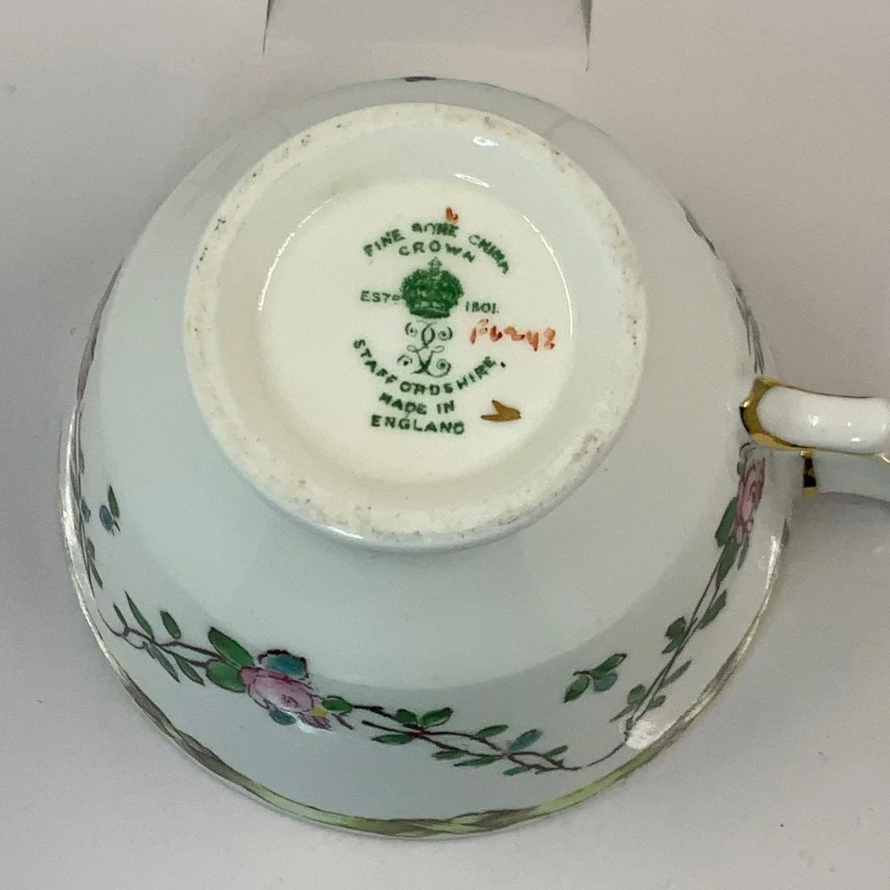 Crown Staffordshire Fine Bone China Teacup Floral Ribbon Gold‎ Trim England